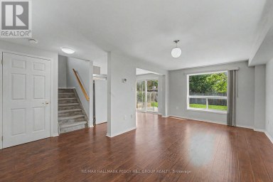 24 DUNSMORE LANE Barrie (Georgian Drive) Ontario photo 2