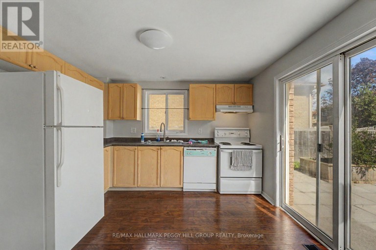 24 DUNSMORE LANE, Barrie (Georgian Drive), Ontario, L4M7A1
