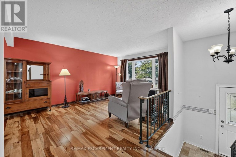 5 BROOKS CIRCLE, West Lincoln (Smithville), Ontario, L0R2A0