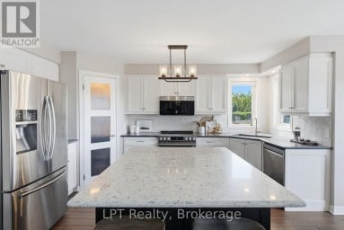 152 SHERIDAN STREET Oshawa (Samac) Ontario photo 2