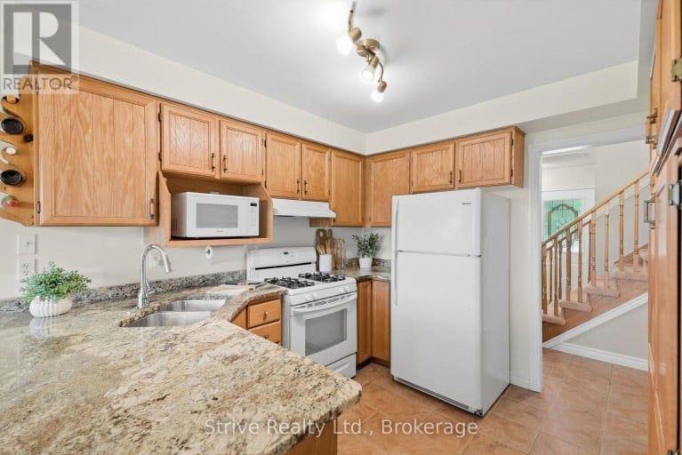 132 EAST HOUSE CRESCENT, Cobourg, Ontario, K9A5K5