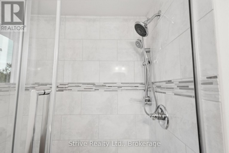 132 EAST HOUSE CRESCENT, Cobourg, Ontario, K9A5K5