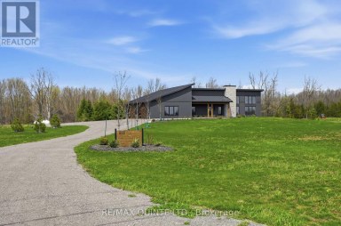 225 MITCHELLS CROSSROAD Prince Edward County (North Marysburg Ward) Ontario photo 1