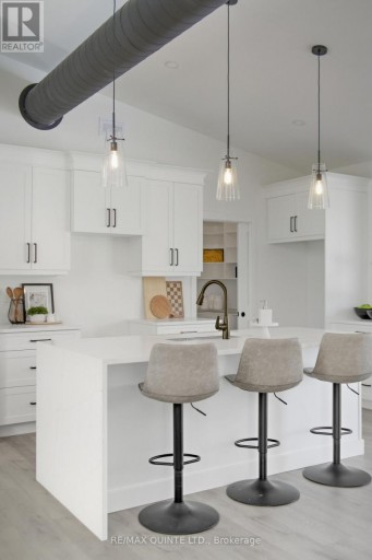 225 MITCHELLS CROSSROAD, Prince Edward County (North Marysburg Ward), Ontario, K0K2T0