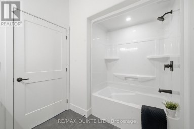 225 MITCHELLS CROSSROAD Prince Edward County (North Marysburg Ward) Ontario photo 34