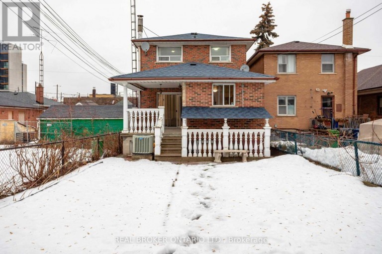 UPPER - 57 LANARK AVENUE, Toronto (Oakwood Village), Ontario, M6C2B5