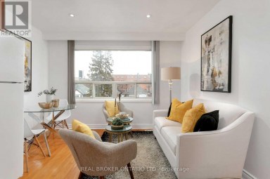 UPPER - 57 LANARK AVENUE Toronto (Oakwood Village) Ontario photo 3