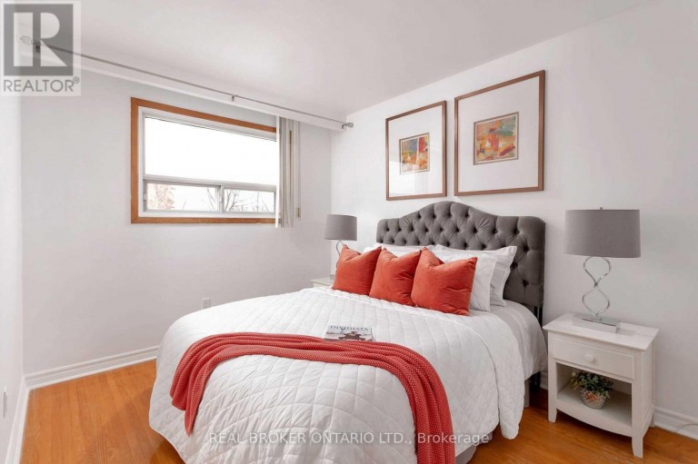 UPPER - 57 LANARK AVENUE, Toronto (Oakwood Village), Ontario, M6C2B5