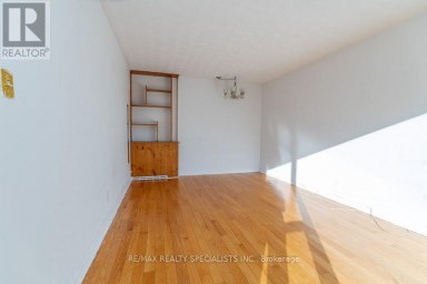 17 HUDDLESTON COURT Toronto (Clairlea-Birchmount) Ontario photo 10