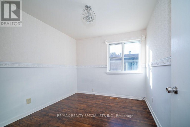 17 HUDDLESTON COURT, Toronto (Clairlea-Birchmount), Ontario, M1L4L1
