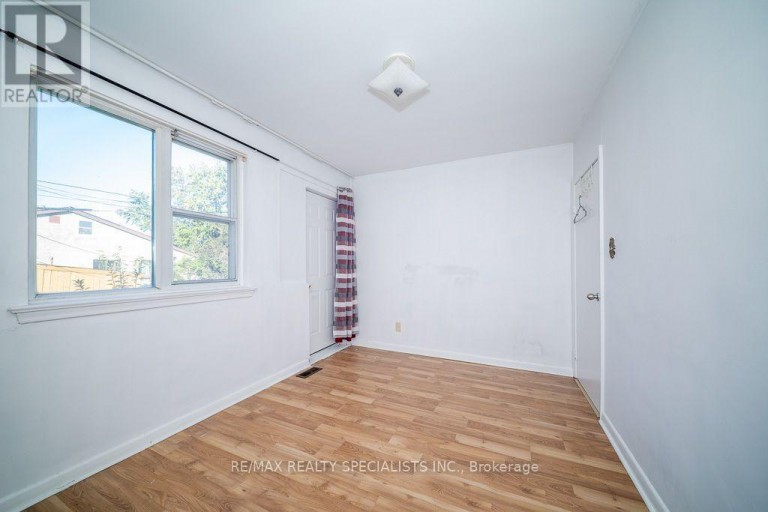 17 HUDDLESTON COURT, Toronto (Clairlea-Birchmount), Ontario, M1L4L1