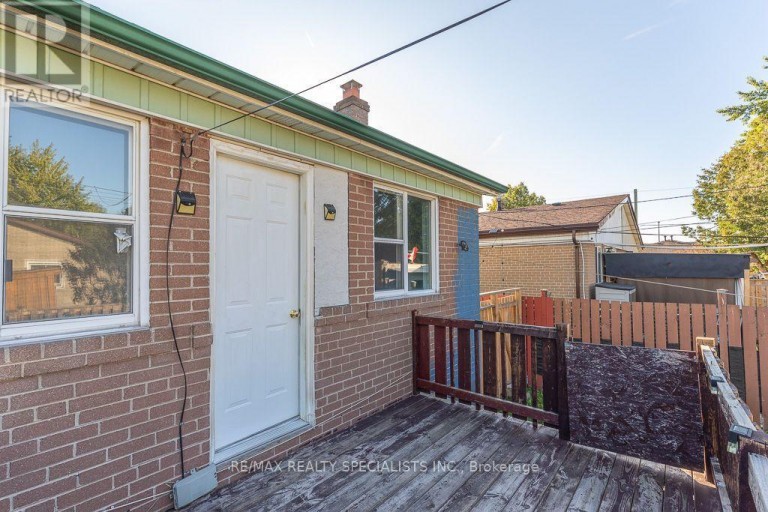 17 HUDDLESTON COURT, Toronto (Clairlea-Birchmount), Ontario, M1L4L1