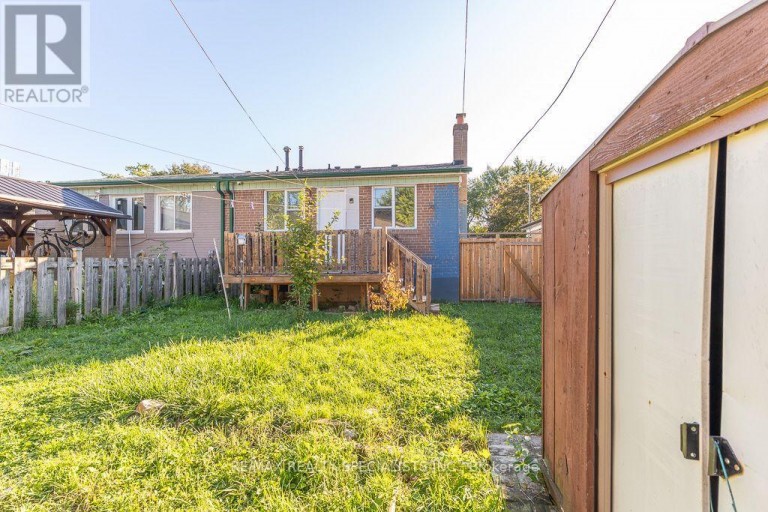 17 HUDDLESTON COURT, Toronto (Clairlea-Birchmount), Ontario, M1L4L1