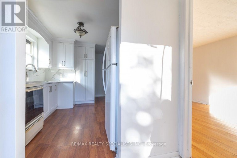 17 HUDDLESTON COURT, Toronto (Clairlea-Birchmount), Ontario, M1L4L1