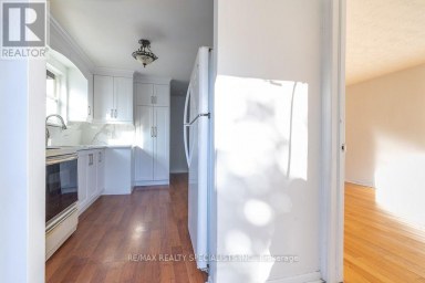 17 HUDDLESTON COURT Toronto (Clairlea-Birchmount) Ontario photo 7