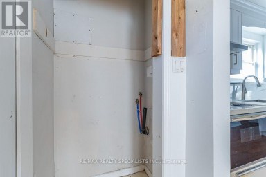 17 HUDDLESTON COURT Toronto (Clairlea-Birchmount) Ontario photo 8