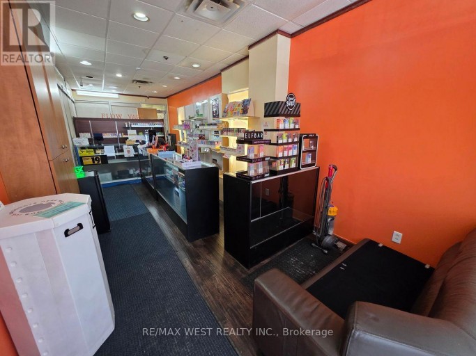 7D - 7398 YONGE STREET, Vaughan (Crestwood-Springfarm-Yorkhill), Ontario, L4J8J2