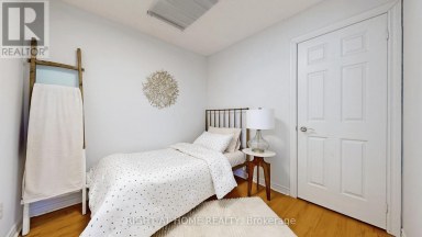 1 RAY STREET Markham (Village Green-South Unionville) Ontario photo 29
