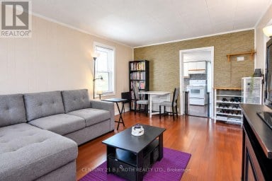 381 FOREST AVENUE S Orillia Ontario photo 10