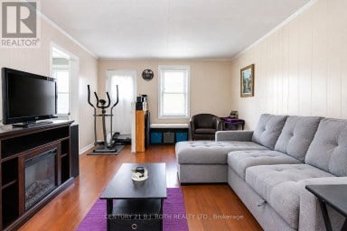 381 FOREST AVENUE S Orillia Ontario photo 11