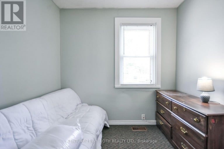 381 FOREST AVENUE S, Orillia, Ontario, L3V3Z2