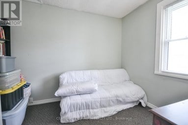 381 FOREST AVENUE S Orillia Ontario photo 16