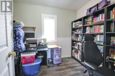 381 FOREST AVENUE S Orillia Ontario photo 17