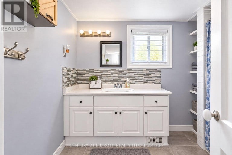 381 FOREST AVENUE S, Orillia, Ontario, L3V3Z2