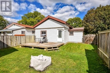 381 FOREST AVENUE S Orillia Ontario photo 3