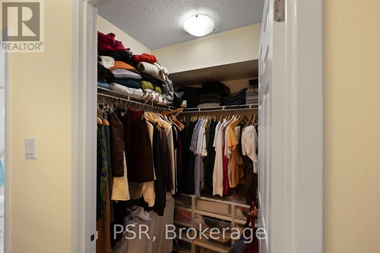 312 - 185 ROBINSON STREET, Oakville (OO Old Oakville), Ontario, L6J7P6