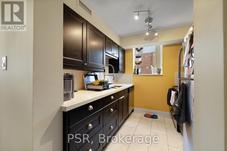 312 - 185 ROBINSON STREET, Oakville (OO Old Oakville), Ontario, L6J7P6