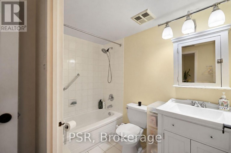 312 - 185 ROBINSON STREET, Oakville (OO Old Oakville), Ontario, L6J7P6