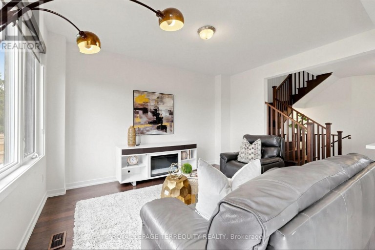 1456 ROSE WAY, Milton (CB Cobban), Ontario, L9E1V7