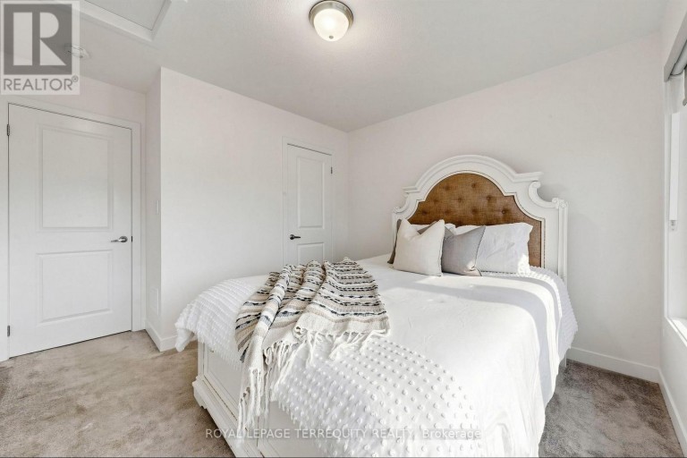 1456 ROSE WAY, Milton (CB Cobban), Ontario, L9E1V7