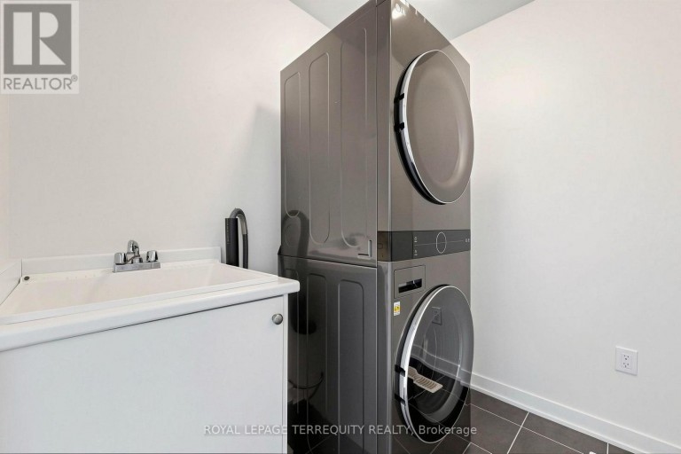 1456 ROSE WAY, Milton (CB Cobban), Ontario, L9E1V7