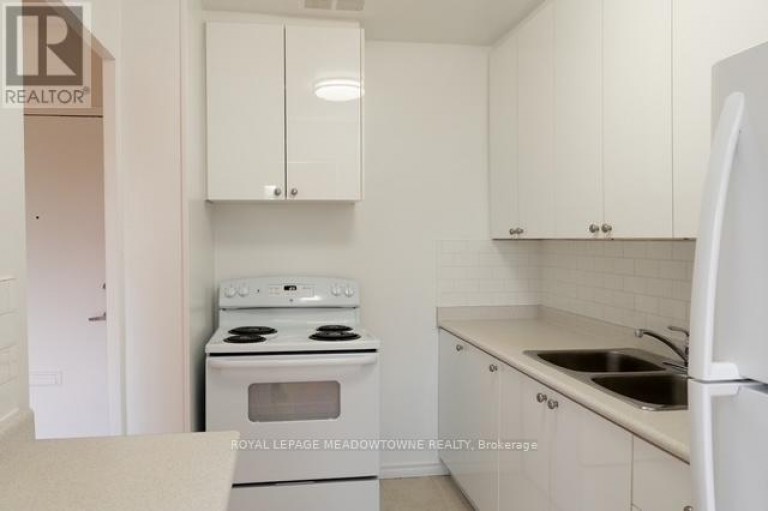 310 - 1017 SENECA AVENUE, Mississauga (Port Credit), Ontario, L5G3X5