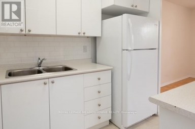 310 - 1017 SENECA AVENUE Mississauga (Port Credit) Ontario photo 12