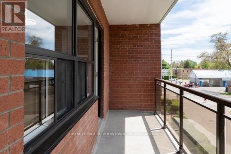 310 - 1017 SENECA AVENUE, Mississauga (Port Credit), Ontario, L5G3X5