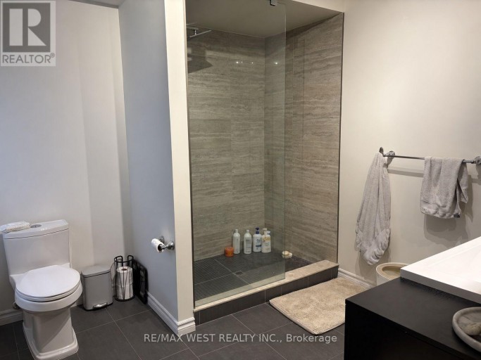 UPPER - 28 SPENCER AVENUE, Toronto (South Parkdale), Ontario, M6K2J6