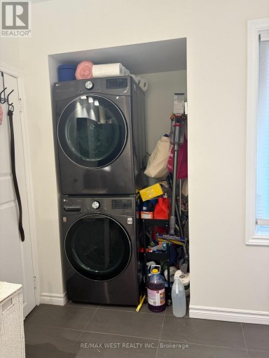 UPPER - 28 SPENCER AVENUE, Toronto (South Parkdale), Ontario, M6K2J6