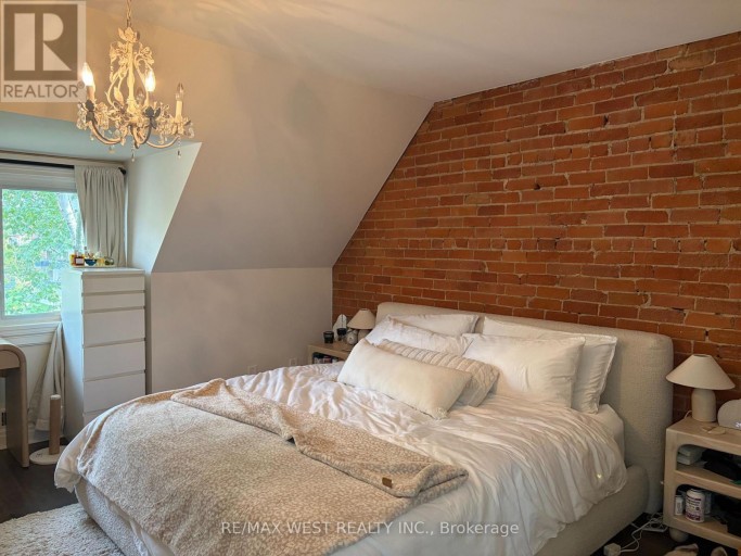 UPPER - 28 SPENCER AVENUE, Toronto (South Parkdale), Ontario, M6K2J6