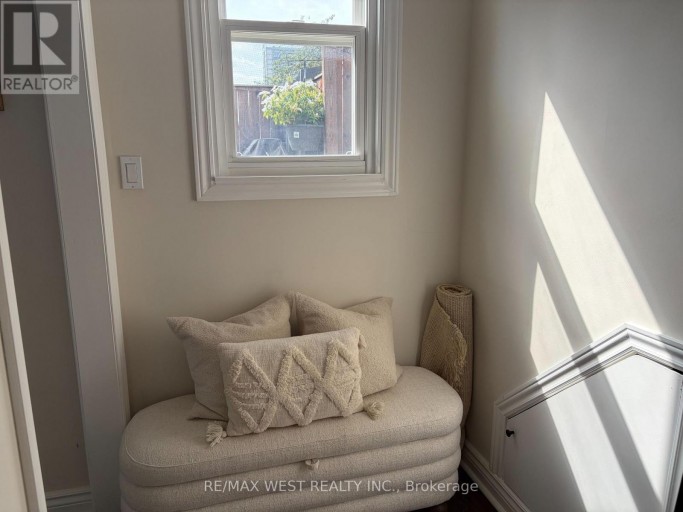 UPPER - 28 SPENCER AVENUE, Toronto (South Parkdale), Ontario, M6K2J6