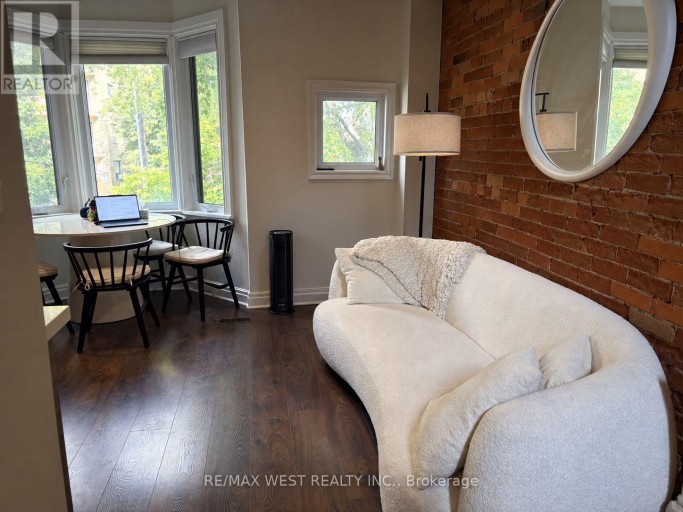 UPPER - 28 SPENCER AVENUE, Toronto (South Parkdale), Ontario, M6K2J6