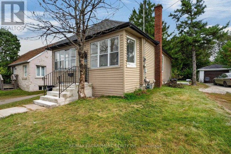 241 WEST 5TH STREET W, Hamilton (Bonnington), Ontario, L9C3N8