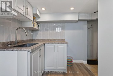 241 WEST 5TH STREET W Hamilton (Bonnington) Ontario photo 14