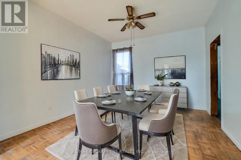 23 OAK AVENUE, Hamilton (Landsdale), Ontario, L8L5M7