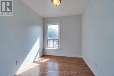 23 OAK AVENUE Hamilton (Landsdale) Ontario photo 36