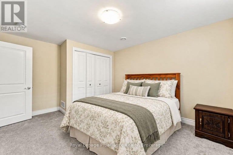 8 FERRIS COURT, Trent Hills (Campbellford), Ontario, K0L1L0