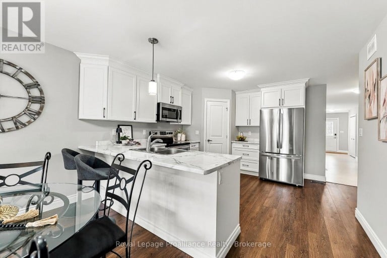8 FERRIS COURT, Trent Hills (Campbellford), Ontario, K0L1L0