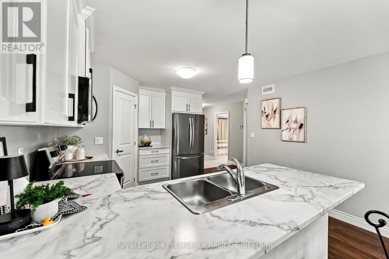 8 FERRIS COURT, Trent Hills (Campbellford), Ontario, K0L1L0